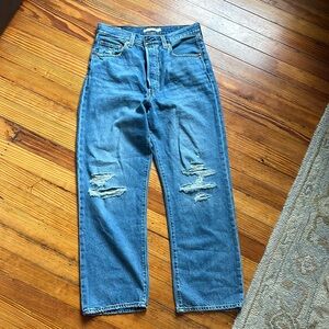 Levi’s Ribcage Straight Ankle jeans distressed size 30